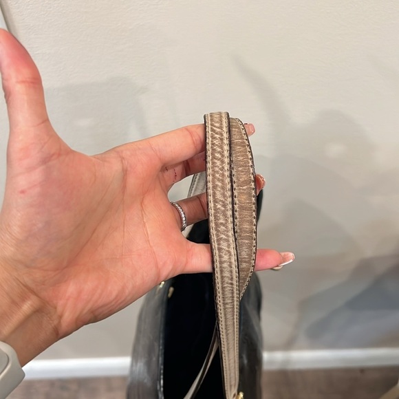 š„Michael Kors Black Patent  Tote Bagš„ - Picture 5 of 9